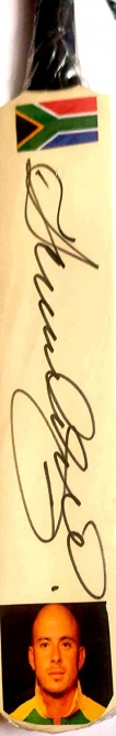 Autograph-bat-of-South-Africa-cricketer-Herschelle-Gibbs